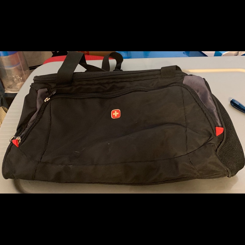 Swiss gear duffel bag.